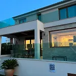Masanda Villa *